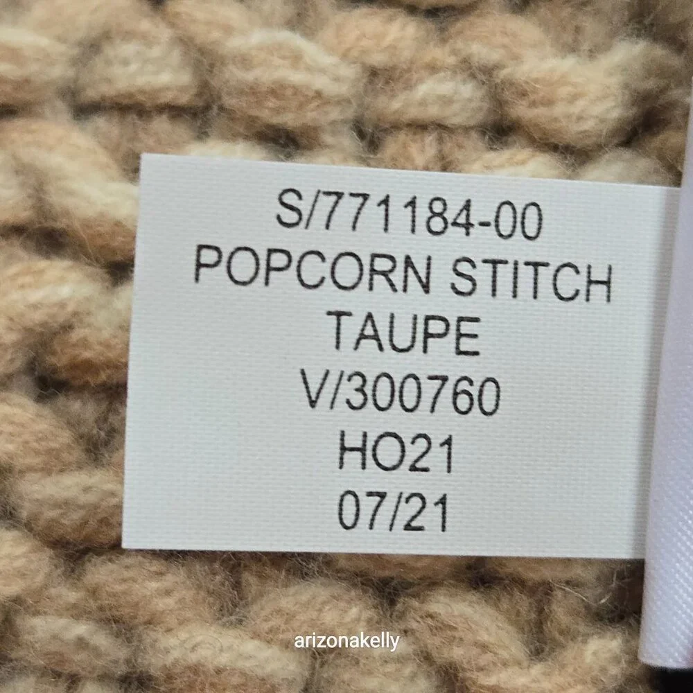 NWOT Banana Republic Merino Popcorn Stitch Scarf in Taupe CHUNKY!